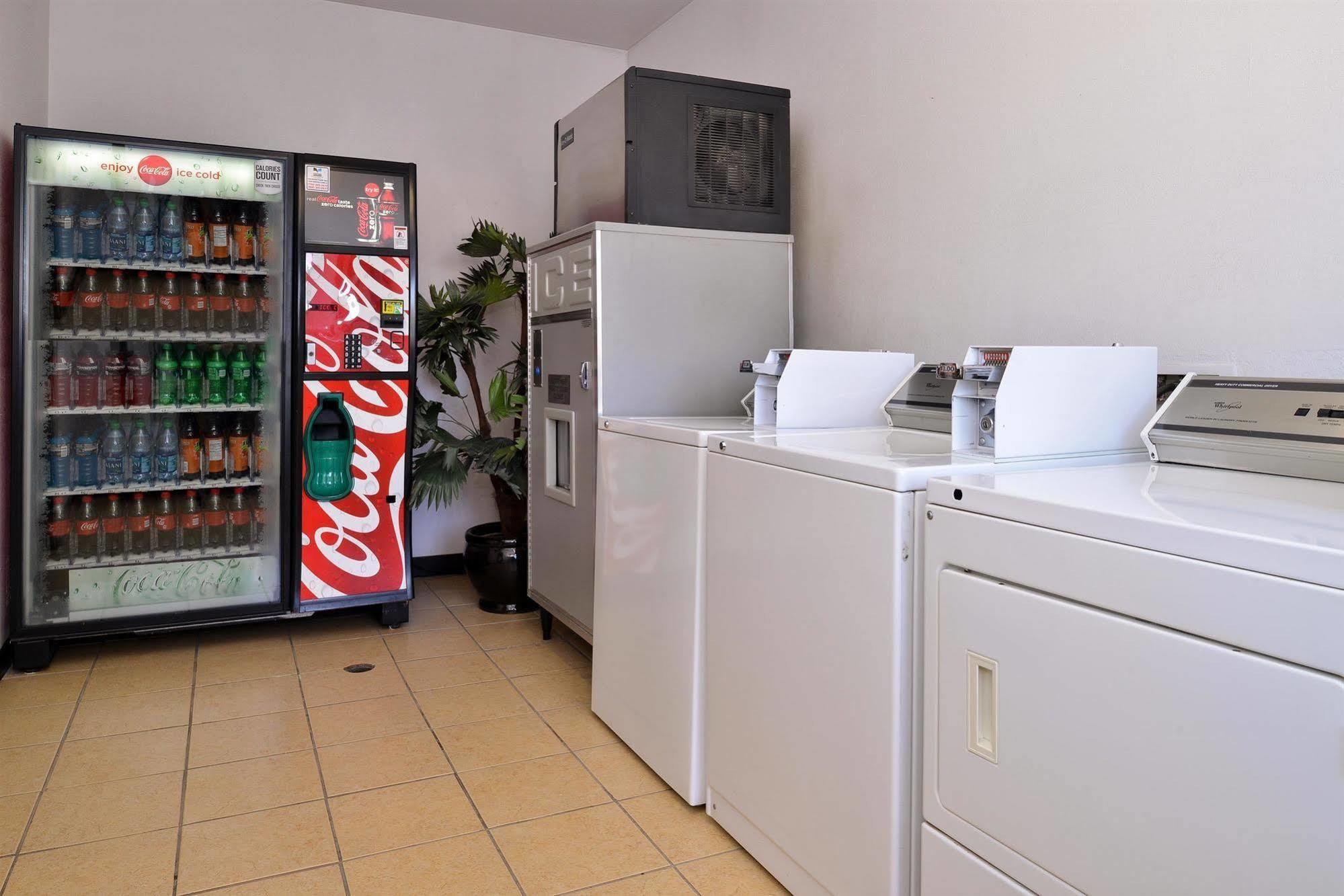 Americas Best Value Inn Westmorland Εξωτερικό φωτογραφία